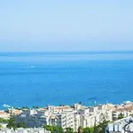Luminoso Atico Con Vistas Al Mar En Торремолінос