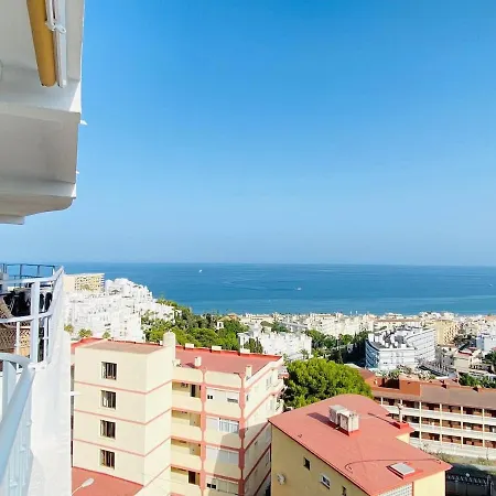 Luminoso Atico Con Vistas Al Mar En Apartamento Torremolinos