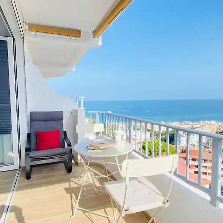 Apartamento Luminoso Atico Con Vistas Al Mar En *