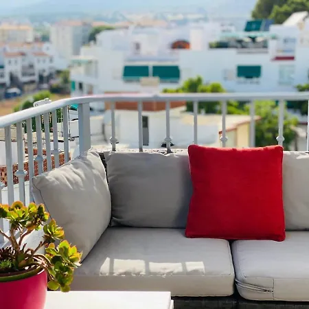 Luminoso Atico Con Vistas Al Mar En Apartamento