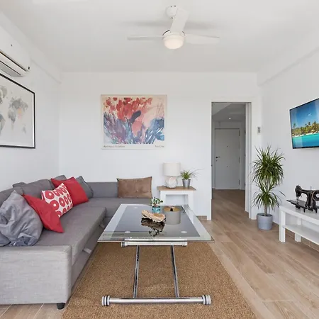 Luminoso Atico Con Vistas Al Mar En *