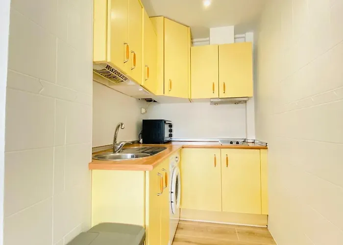 Luminoso Atico Con Vistas Al Mar En *