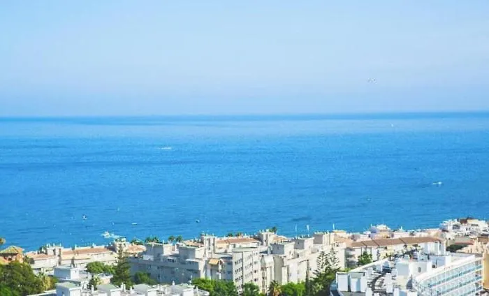 Luminoso Atico Con Vistas Al Mar En Torremolinos