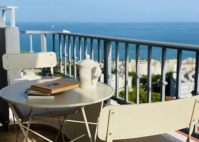 Luminoso Atico Con Vistas Al Mar En * Torremolinos