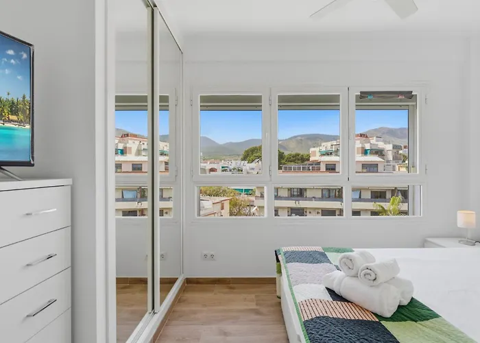 Luminoso Atico Con Vistas Al Mar En Torremolinos