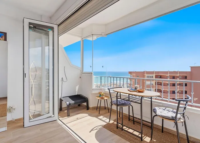 Luminoso Atico Con Vistas Al Mar En *