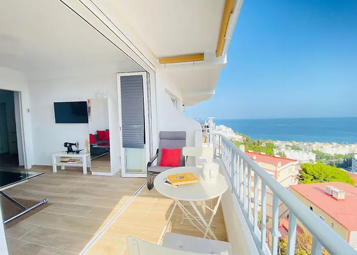 Lägenhet Luminoso Atico Con Vistas Al Mar En Torremolinos