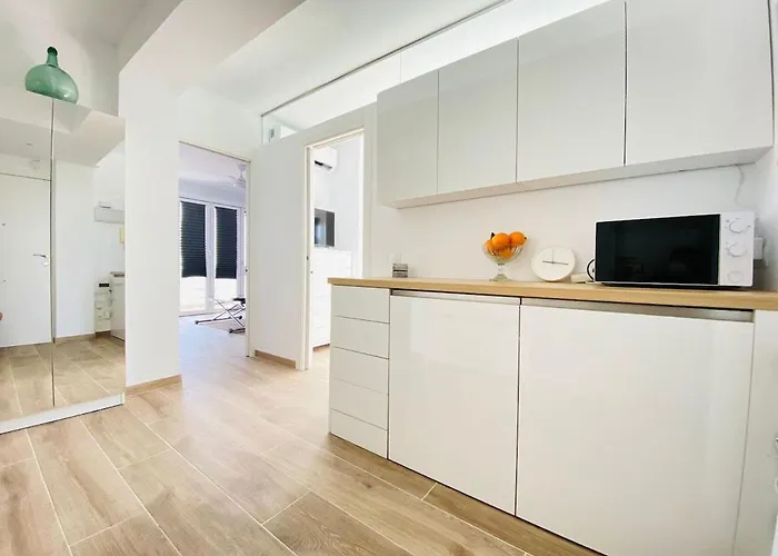 Luminoso Atico Con Vistas Al Mar En Torremolinos