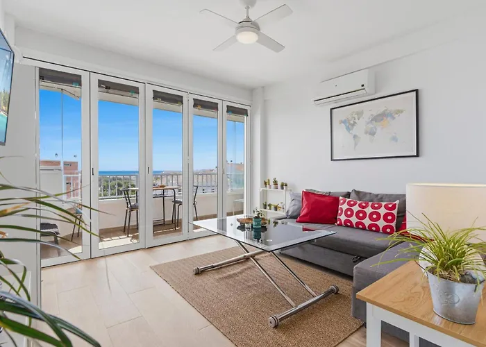 Luminoso Atico Con Vistas Al Mar En *