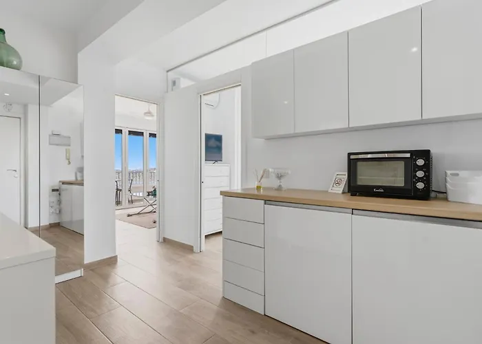 Luminoso Atico Con Vistas Al Mar En * Torremolinos