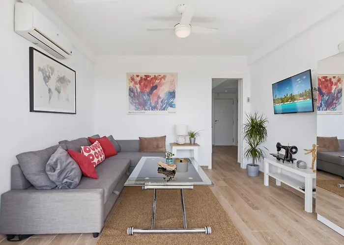 Luminoso Atico Con Vistas Al Mar En *